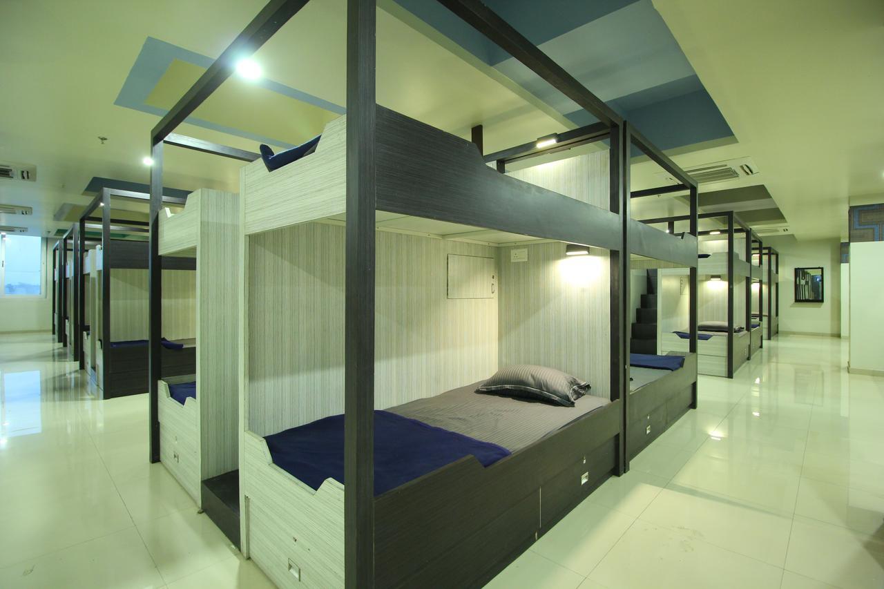 Jackpot Room In & Out Dormitory Ahmedabad Eksteriør bilde